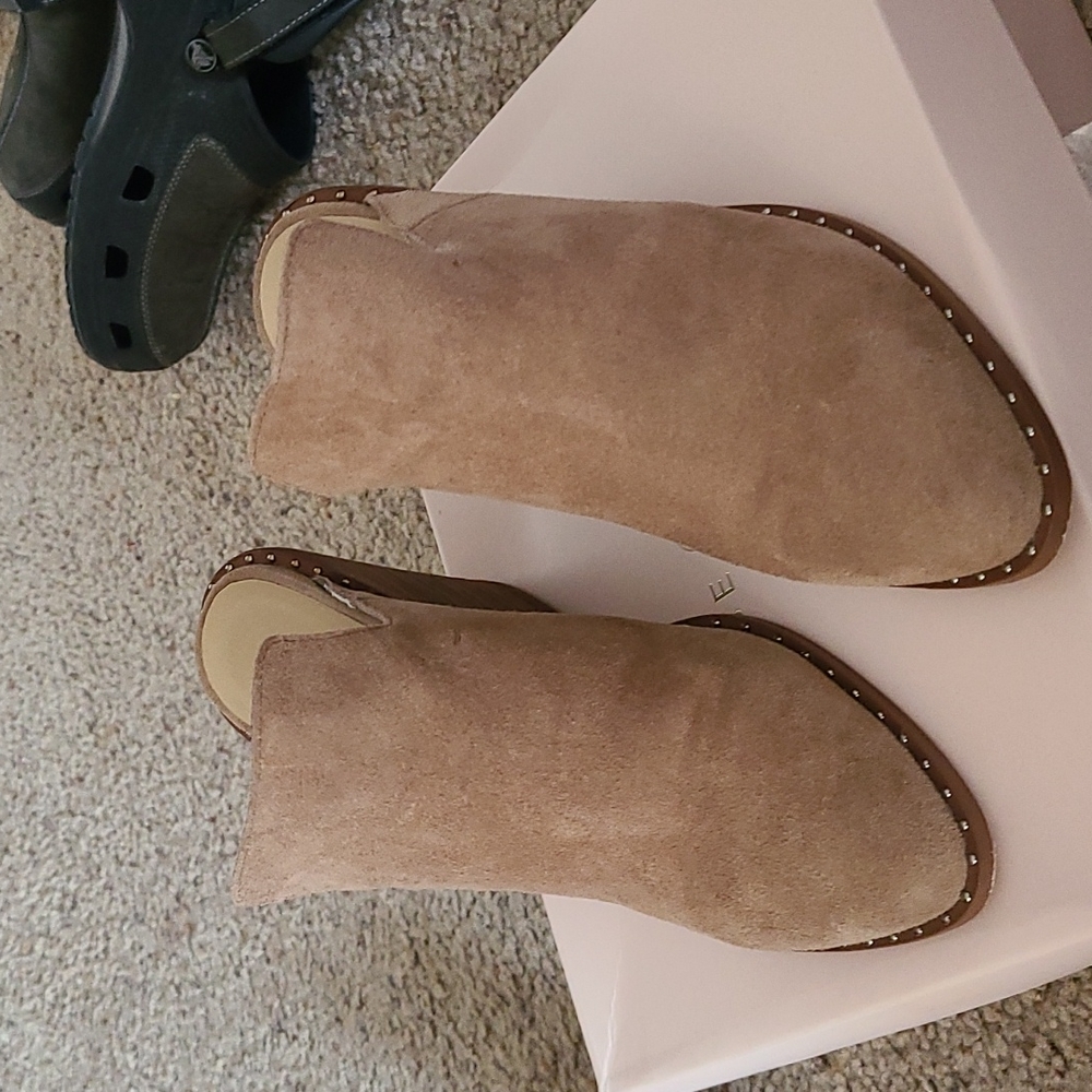 Suede mules
